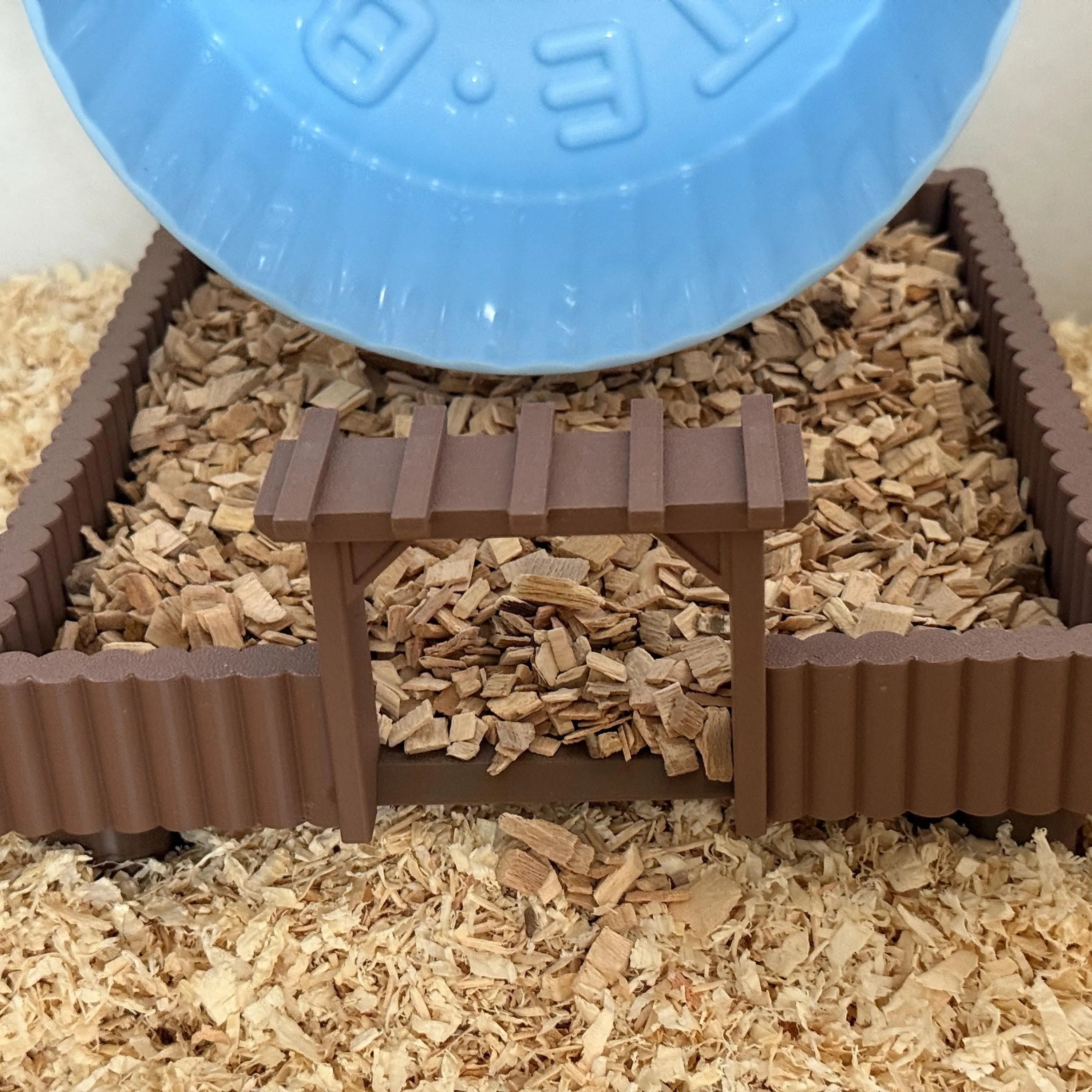 Rectangle Platform with Fence RoseLark Pet Products