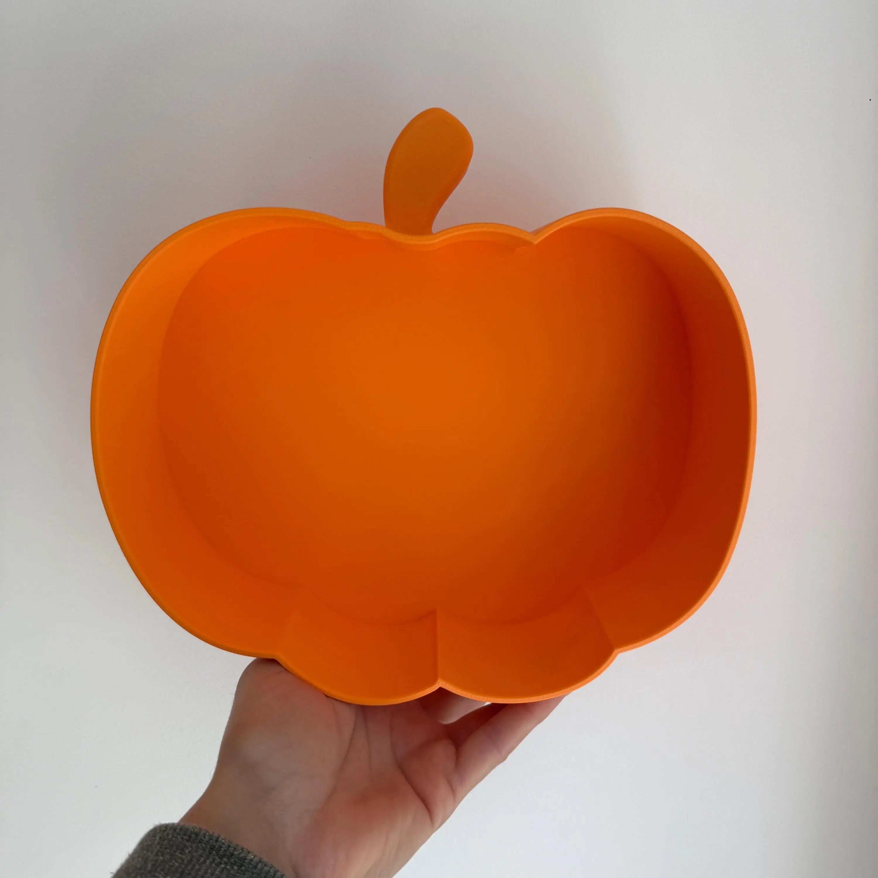 Halloween pet toys, Halloween hamster toys, small animal dig box, gerbil dig box, gerbil sand box,  hamster dig box, hamster digging box, hamster sand dig box, hamster dig box UK, Pets at Home, Roselark Pet Products, Mr Mangos Makes