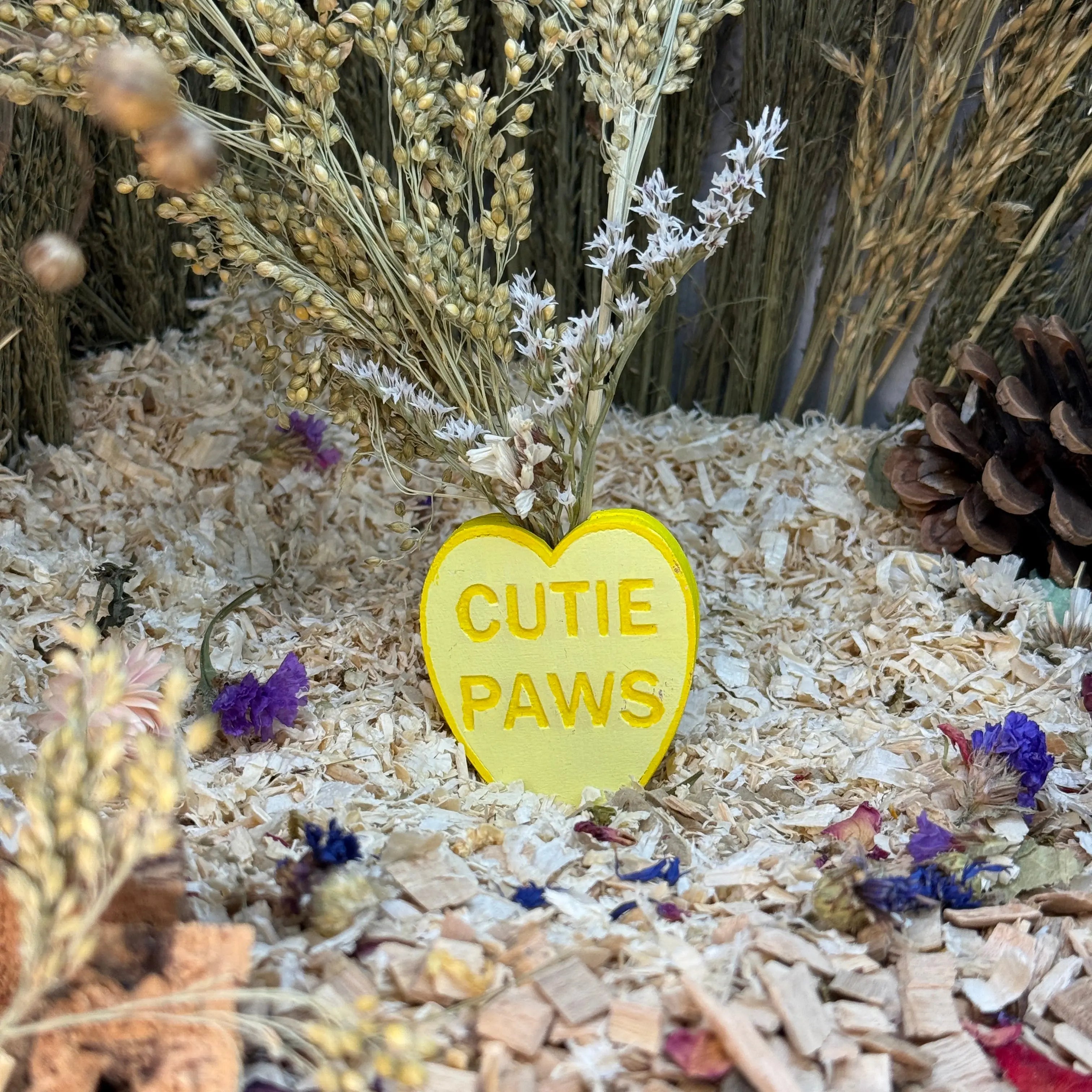 Hand-Painted Heart Spray Holder RoseLark Pet Products