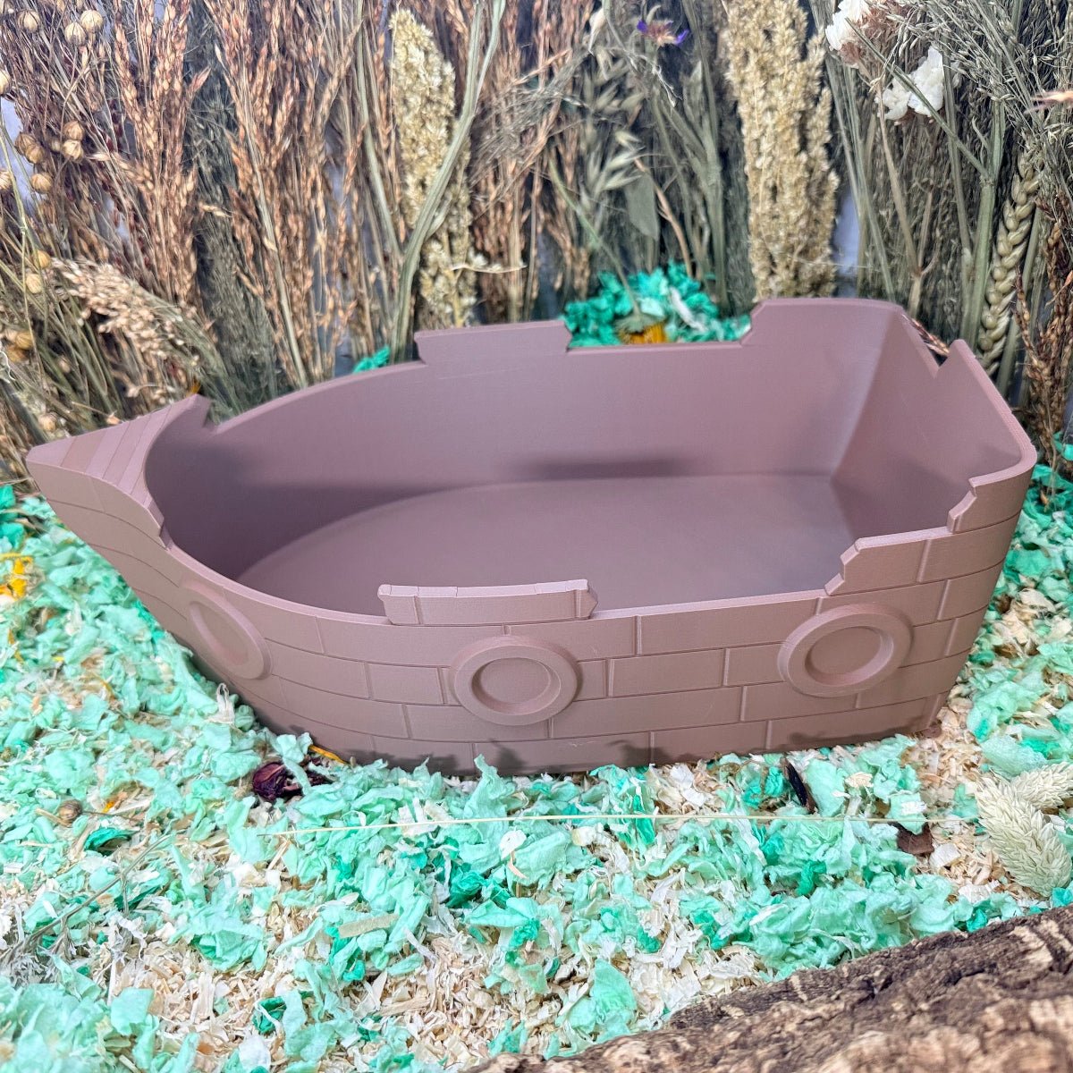 Shipwreck themed hamster dig box