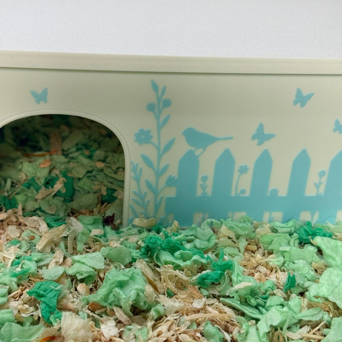 4 chamber hamster hide with garden fence design - detail close up