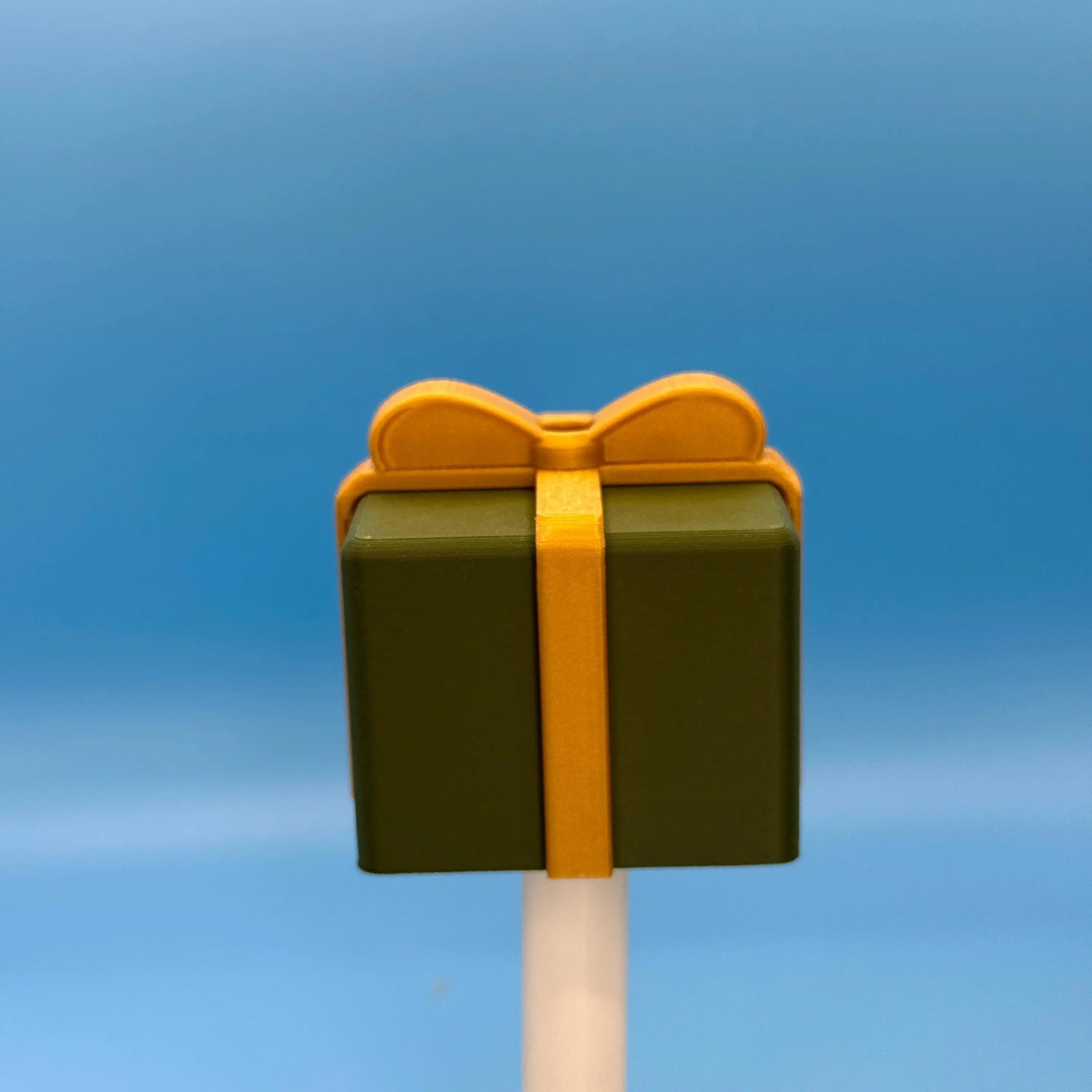 Spray Holder Christmas Present Spray Holder RoseLark Pet Products