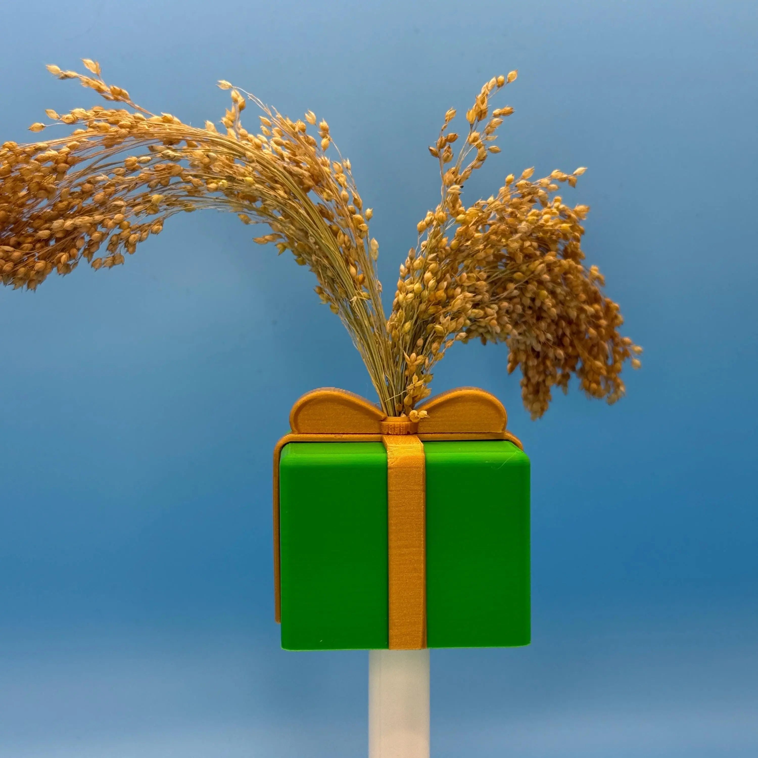 Spray Holder Christmas Present Spray Holder RoseLark Pet Products