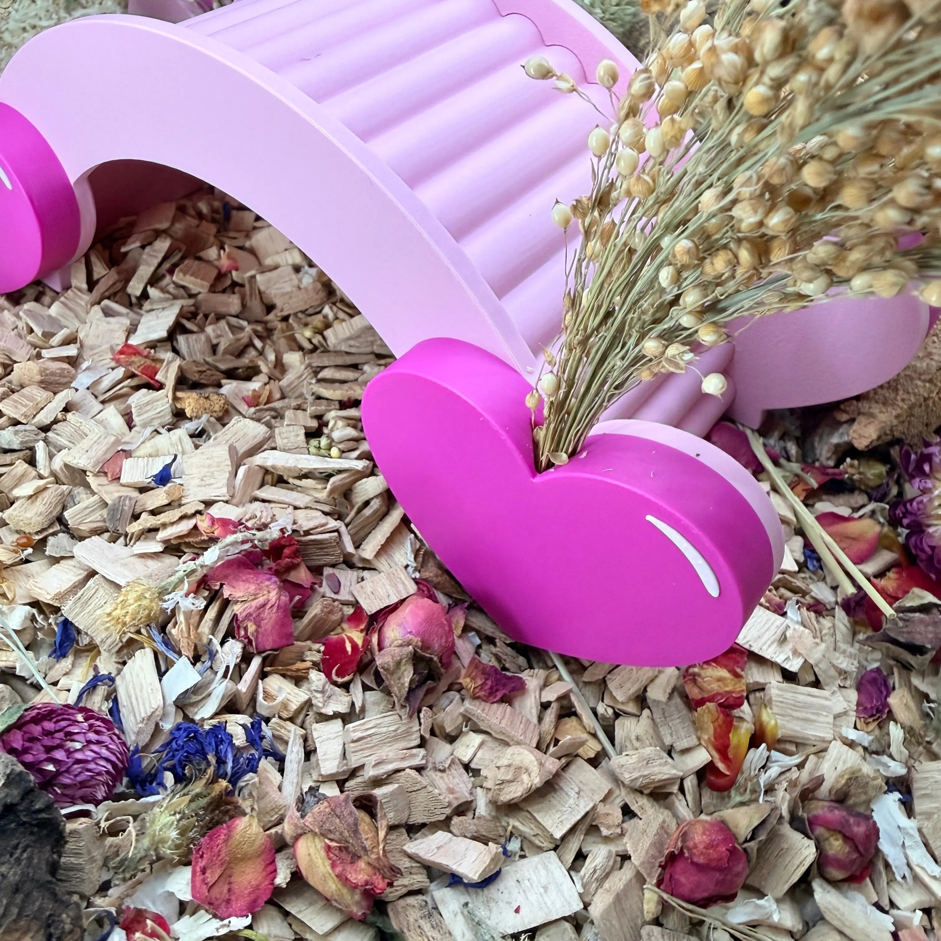 Spray Holder Heart Bridge Spray holder RoseLark Pet Products